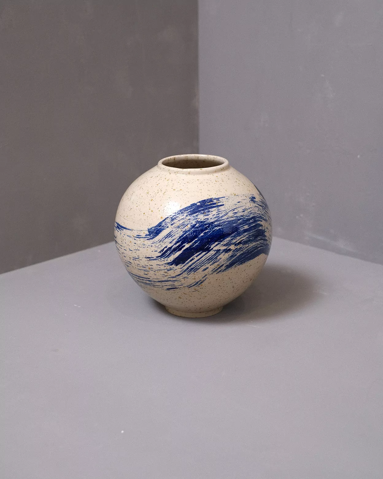 Vase #27 - Image 2